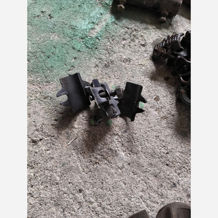 بست داربست فلزی 4پیچ