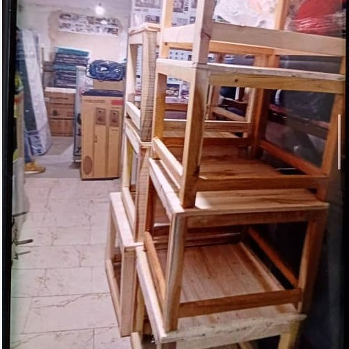 کرسی چوبی گردو