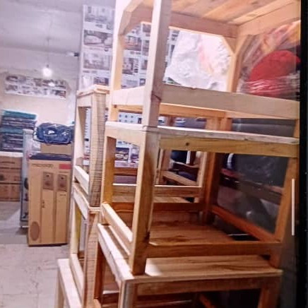 کرسی چوبی گردو